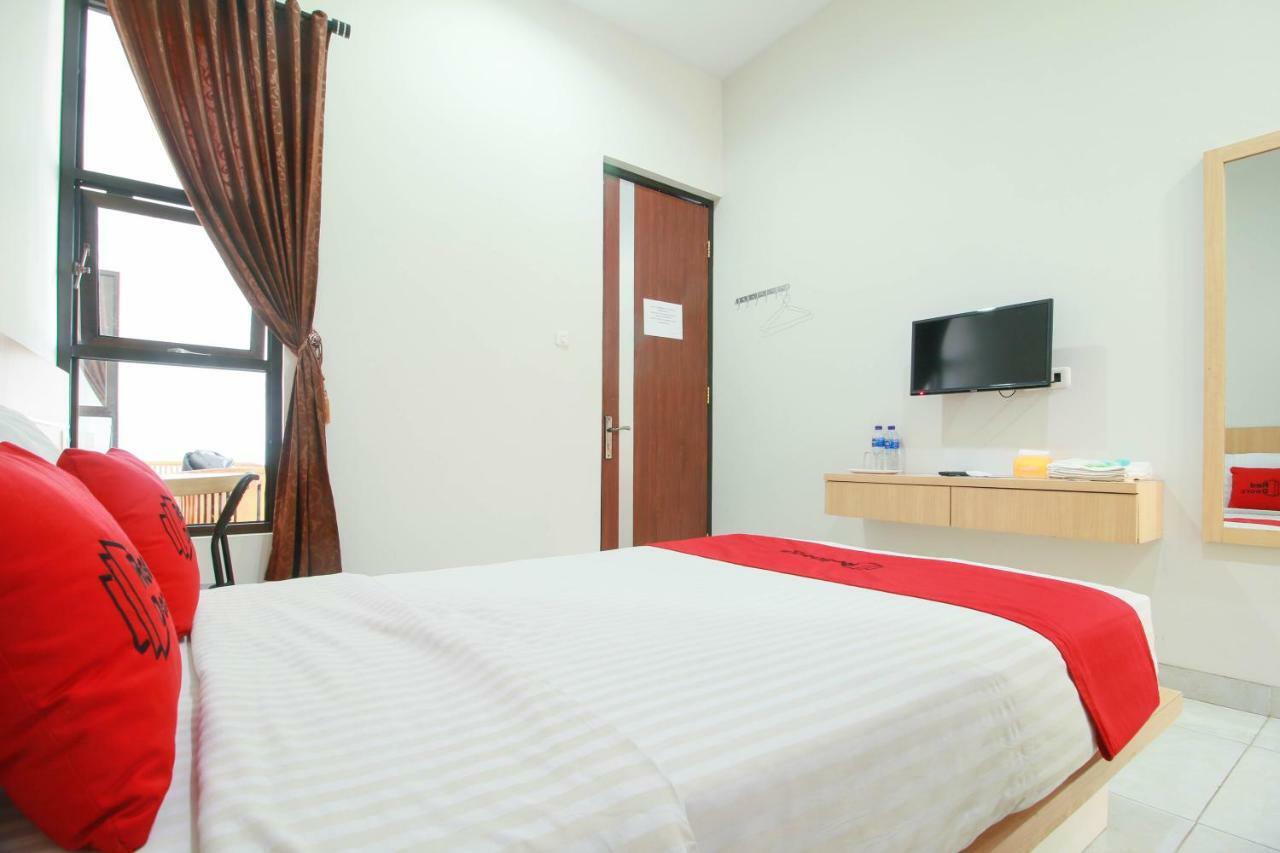 Reddoorz Syariah Near Universitas Jenderal Soedirman Purwokerto Luaran gambar